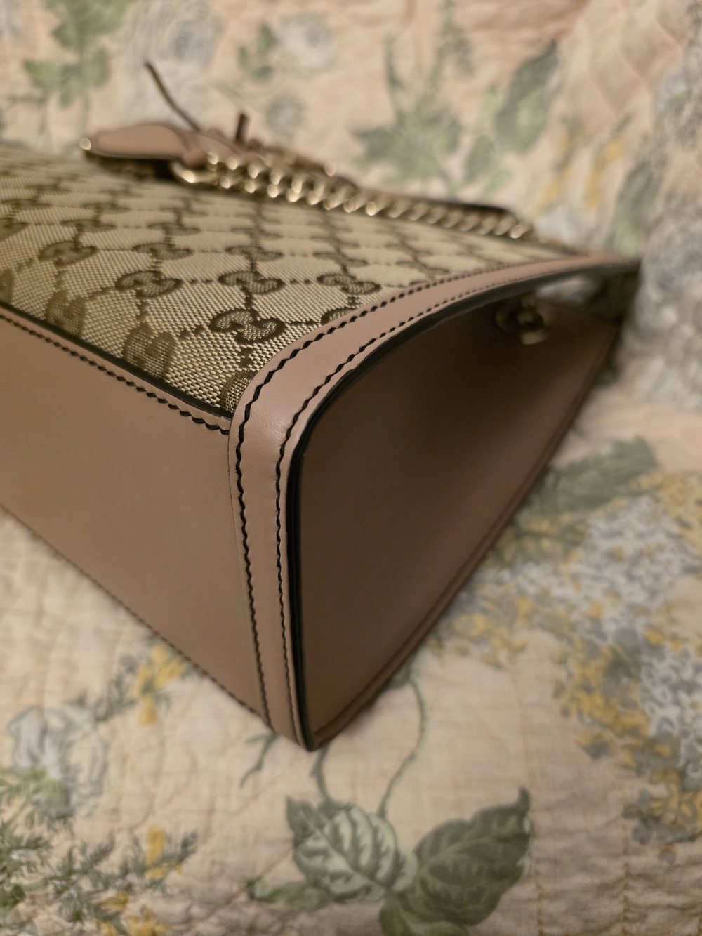 **Authentic** Gucci Emily GG Logo Canvas Chain Shoulder Tote with Tassel - Picture 6 of 14